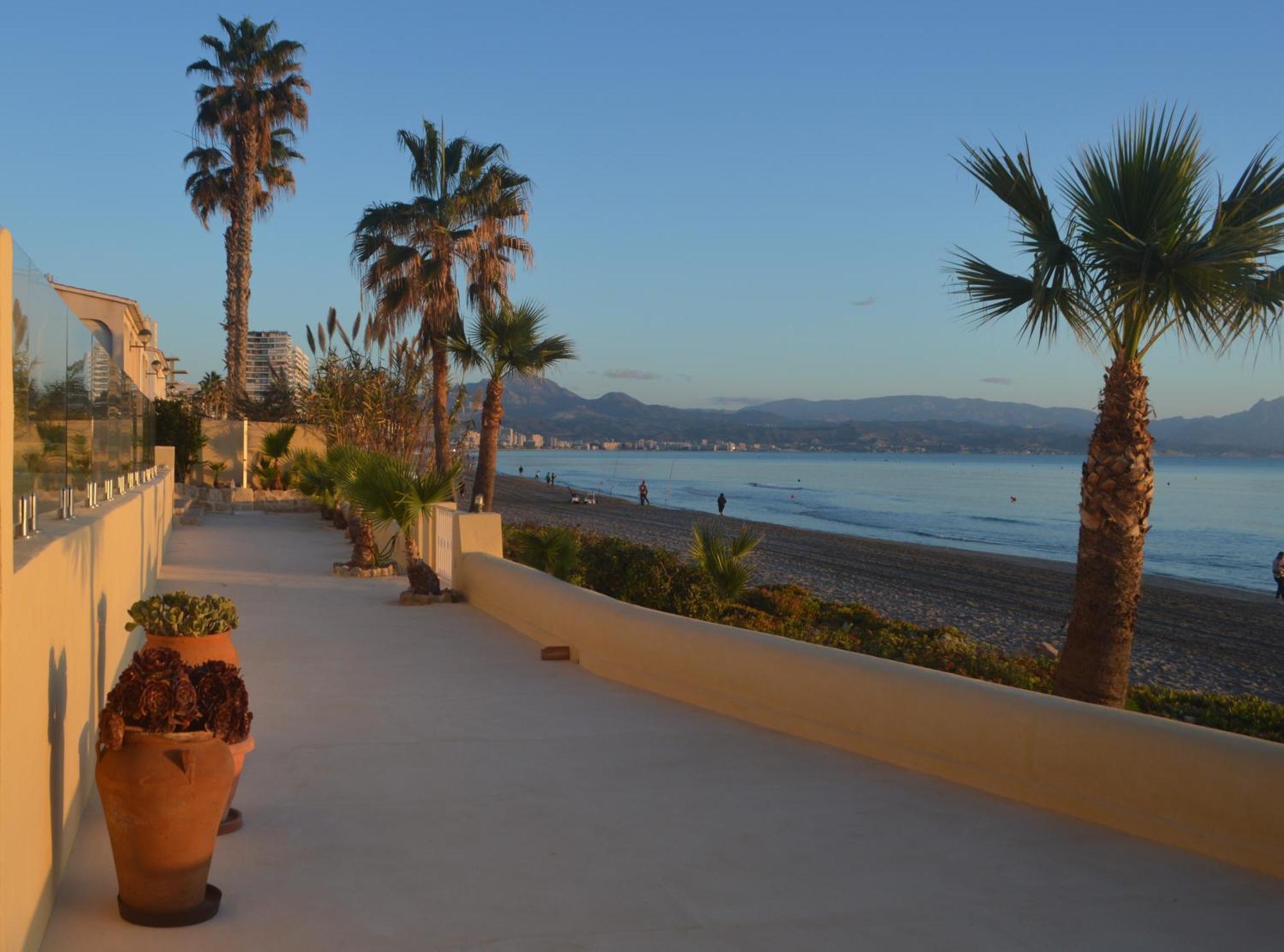 Excepcional Apartamento Loft A Pie De Playa En Chalet Roquetes Alicante Bagian luar foto